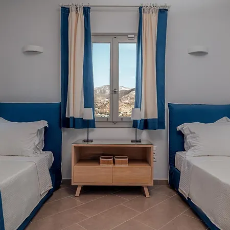 Aqua Villa Parasporos