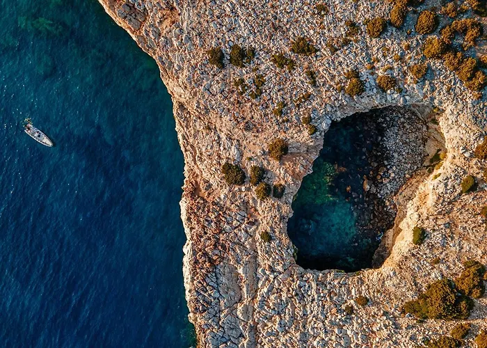 Aqua Villa Parasporos